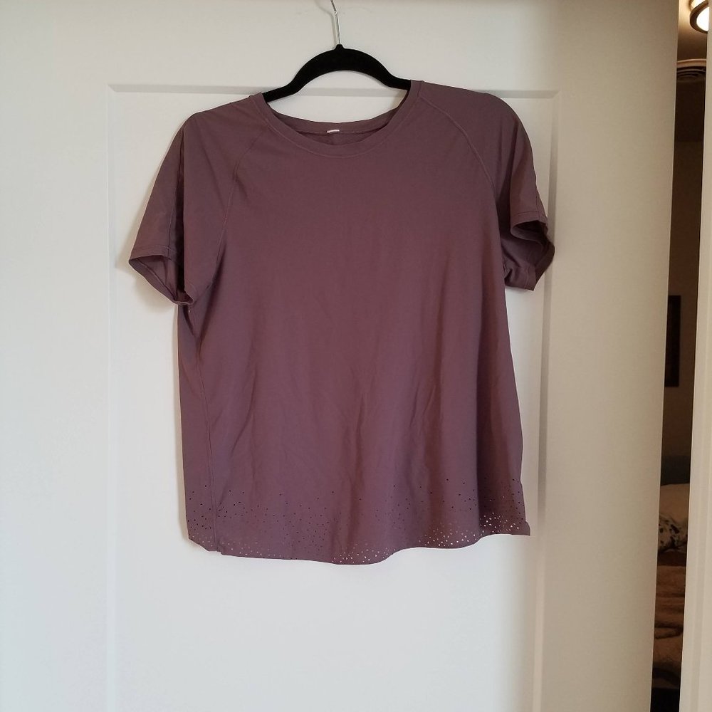 Lululemon Lilac Workout shirt